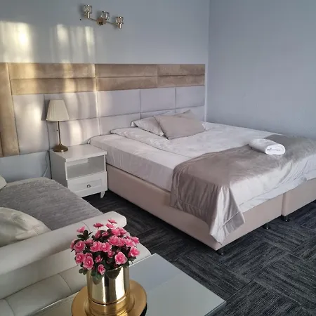 Gwardia Μοτέλ 2*