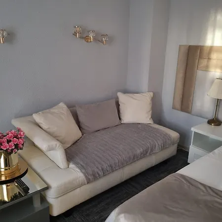 Gwardia Μοτέλ 2*