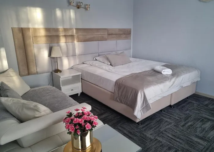 Gwardia Μοτέλ 2*